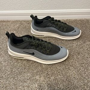 Nike Air Max Axis